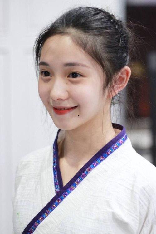 演员朱研年龄多大,岁月如歌，演绎人生精彩